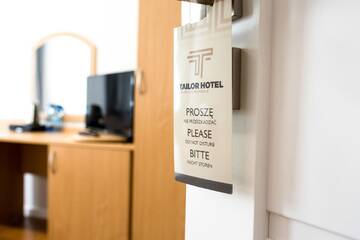 Фото номера Стандартный двухместный номер с 1 кроватью Отель Tailor Hotel Sport &amp; Conference г. Моронг 3